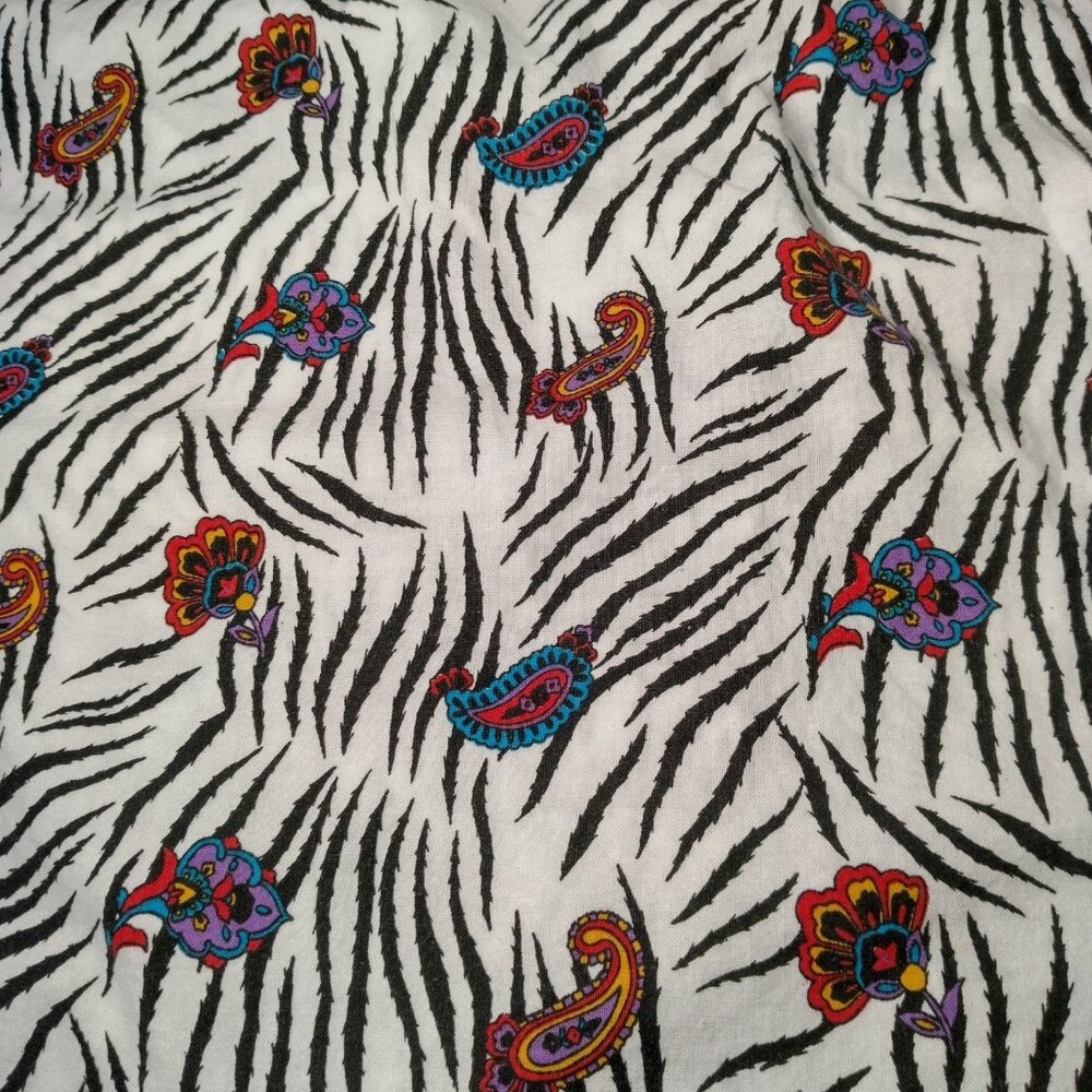 Vintage 1980s Khazana Blouse Shirt Medium Zebra Print Paisley Safari Short Slv - Picture 8 of 13